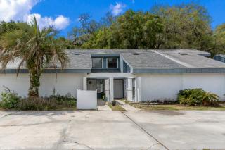Chic Townhouse w/ Hot Tub, 4 Mi to Atlantic Beach! - 7