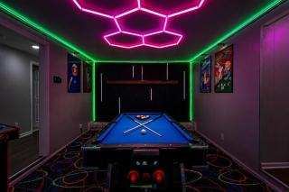 8 BR • Theater • Game Room • Fire Pit • Sleeps 15 - 6
