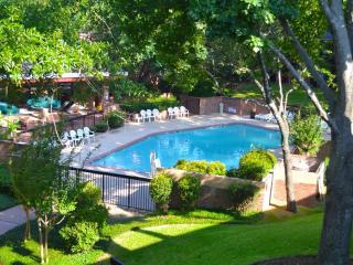 Magnuson Grand Hotel and Conference Center Tyler - 2