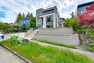 Walk to Seward Park, Near Lumen! Pet-Friendly Apt - 7