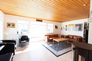 Large Seaside Piano Villa with Ocean Views - 5