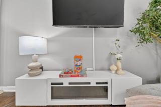 Outdoor Cinema • Fire Pit • Grill • Board Games - 5