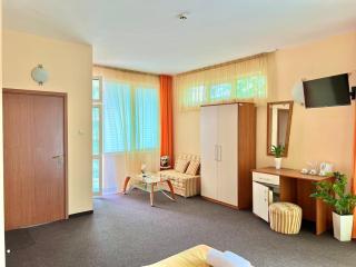 Azure Family Rooms Nessebar - 9