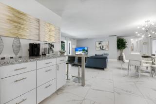 Sunny Cape Coral Escape with Pool, Hot Tub and Outdoor Kitchen - 4