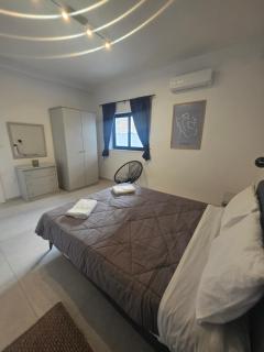 Luxury Waterfront 3BR Apartment with Large Terrace - 3
