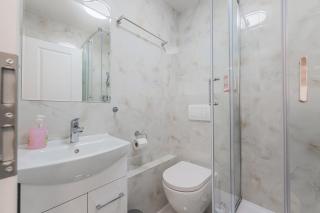 Flat in a calm neighbourhood 2 - 8