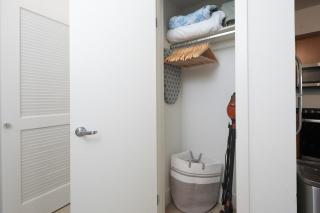 Central Penthouse Studio with Free Parking - 6