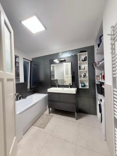 Central Budapest Guest Room - 1