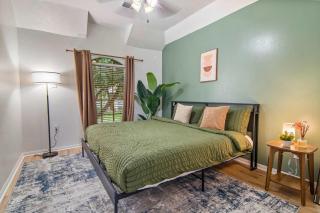 Luxe King 5BR Family Home with Game Room and Private Backyard - 6
