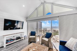 Coconuts Beachfront #112 - Holmes Beach - 9