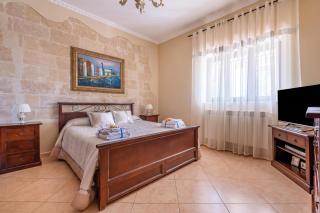 Villa Simone Vacation Villa With Garden - Happy Rentals - 3