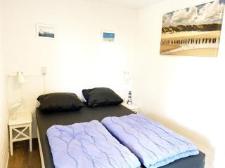 Bright Holiday Home Near Beach - 9