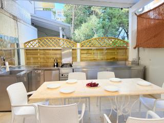 Zafira 17 Seafront Apartment with Veranda - 4