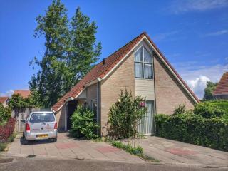 Bungalow in Breskens near Beach & Lighthouse - 0