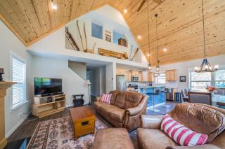 Cottage w/Hot Tub, Fire Pit & Beach Access - 7