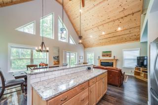 Cottage w/Hot Tub, Fire Pit & Beach Access - 3
