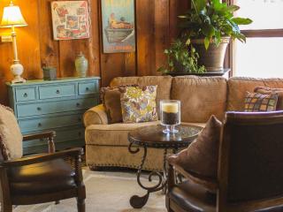 Charles Wesley Motor Lodge Downtown Broken Bow- Hochatown - 1