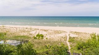 Lake Michigan Cottage w/Private Beach on North Shore Drive - 1 Mile to Downtown South Haven - 0
