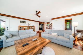 Lake Michigan Cottage w/Private Beach on North Shore Drive - 1 Mile to Downtown South Haven - 3