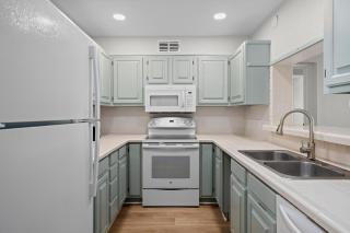 La Mirage 327 - 8