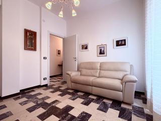 Sea View Apartment - Private Parking AC - 2