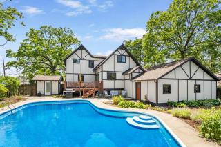 Stunning Tudor Home with Oversized Swimming Pool - 0