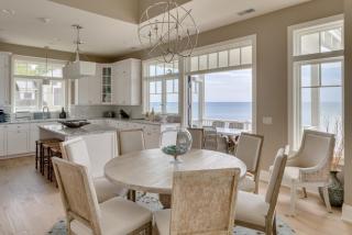 Waters Reach: Family-Friendly Luxury & South Haven’s Best Views - 5