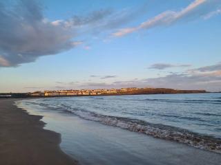 High Finish Apt Beside Beach - Dunluce Green 1 - 6