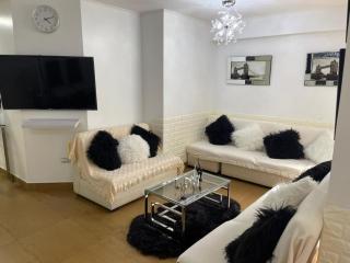 Spacious apt Perfect for Families 2nd Floor - 1