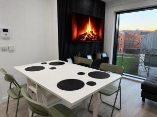 Cosy & Central - Stylish 2BR Apt - 4