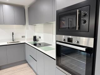 Cosy & Central - Stylish 2BR Apt - 2
