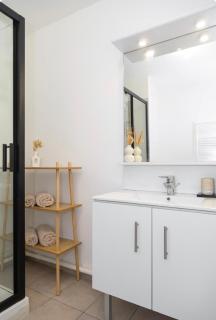 Private free Parking 4P King size Bed near Stade de France Paris cosy Apt - Saint-Denis - 2