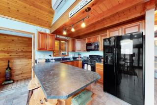 Lakeside Chalet - 6