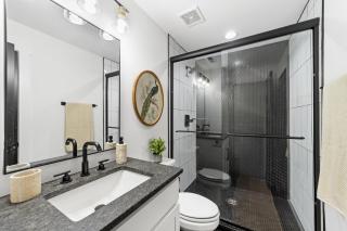 1BD Modern Condo - Downtown Walkable to F&M Bank Arena - 8