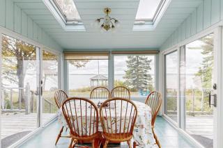 Waterfront Oasis - 4