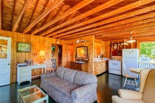 Etta's House - 6