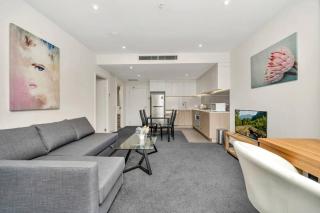 Vision On Morphett 2BR Apartment with Parking - 5