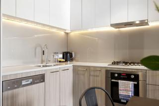 Vision On Morphett 2BR Apartment with Parking - 3