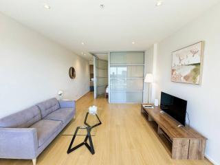 Vision 1BR Apartment – Square View & Parking - 4