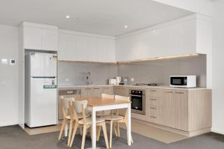 Vision On Morphett 2BR Apartment with Parking - 5