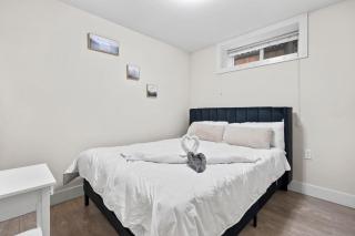 Private 2 bd 1 bath basment suit - 9