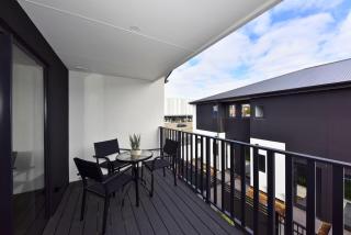 The Moorhouse Loft Modern 1BR Retreat - 2