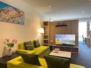 Vision Studio Apartment – Square View & Parking - 7