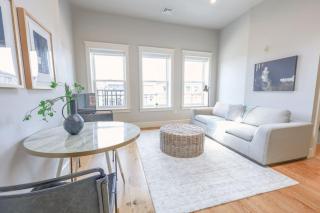 Light-Filled Back Bay 1 Bedroom Apartment - 3