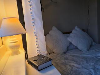 APremium Academic Room, Free Parking,Gitron College, Girton - 4