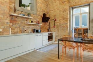 Chic City-Fringe Loft with Parking and Pool Table - 4