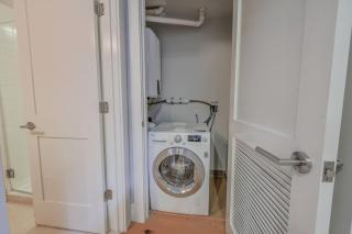 Classic Back Bay 1BR on Newbury Street - 1