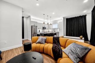 Obsidian Opulence with Resort Pool, Laundry, Parking - 1