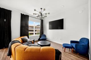 Obsidian Opulence with Resort Pool, Laundry, Parking - 2