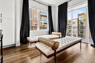 Obsidian Opulence with Resort Pool, Laundry, Parking - 3